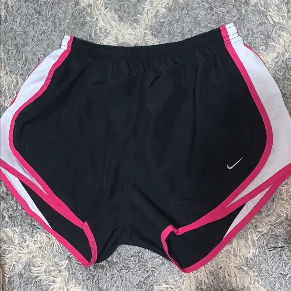 3/$20 🧬🏋🏻‍♀️ RUNNER GIRL BLACK NIKE🏋🏻‍♀️🧬